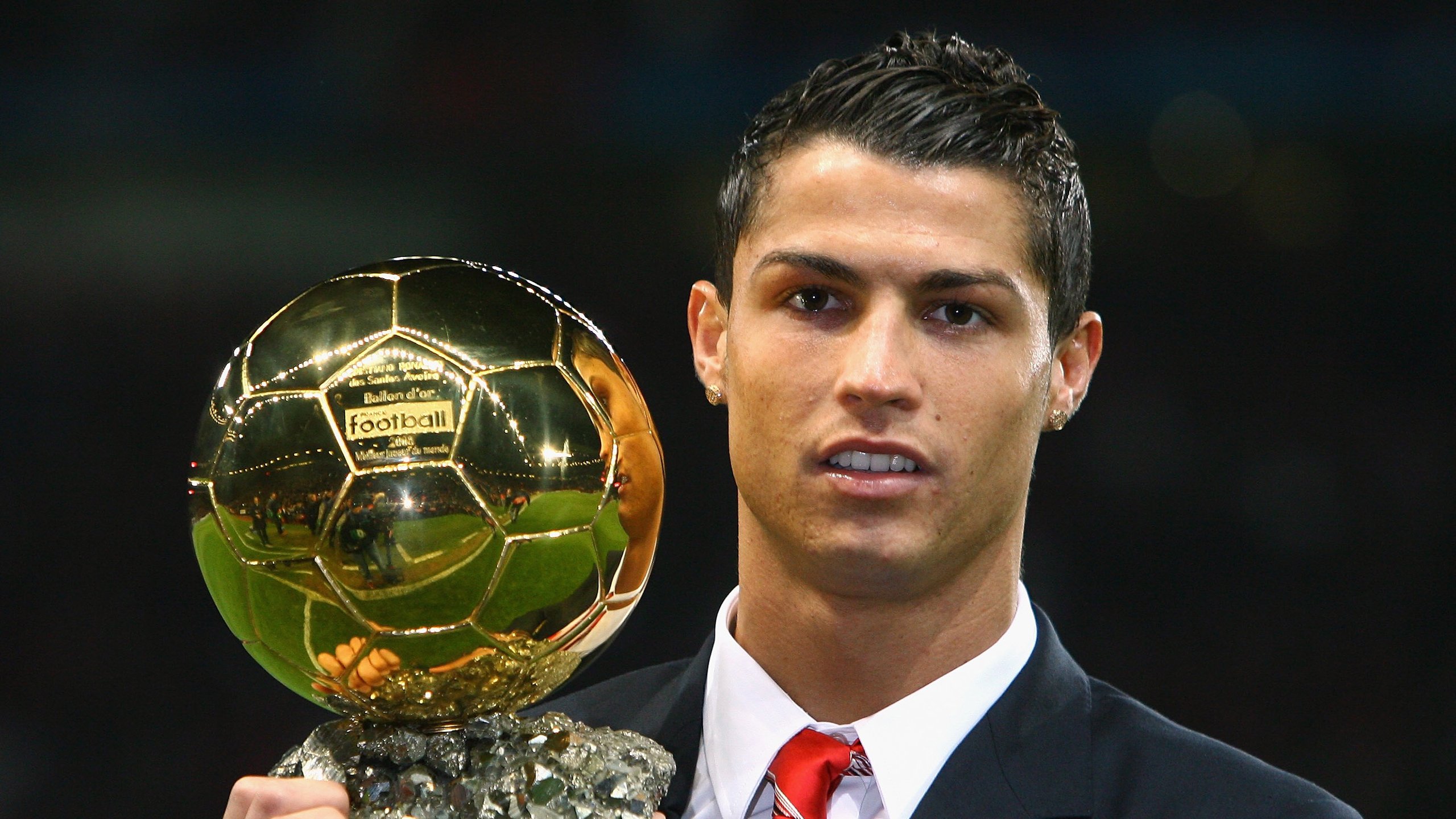 拜仁客场轻取三分！罗本助攻齐奥特进球，罗本时期拜仁阵容