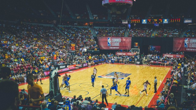 篮板大比拼：北京抢到48个篮板，篮下优势明显！，cba篮板数