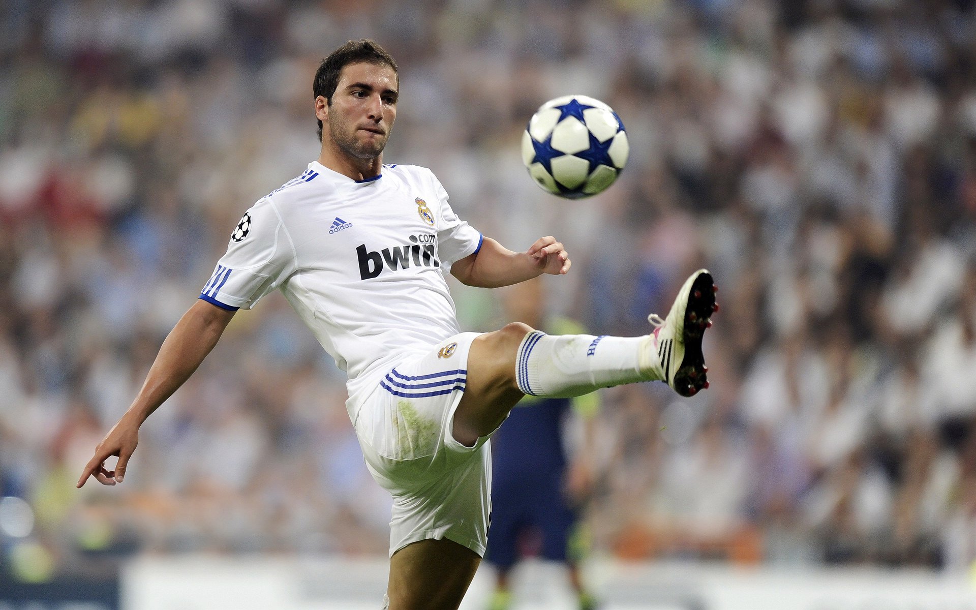 皇家马德里主场3-0战胜皇家社会，取得胜利，皇家马德里 主场